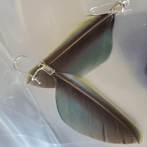 Parents Feather 🪶 Earrings - Picture 5 of 5